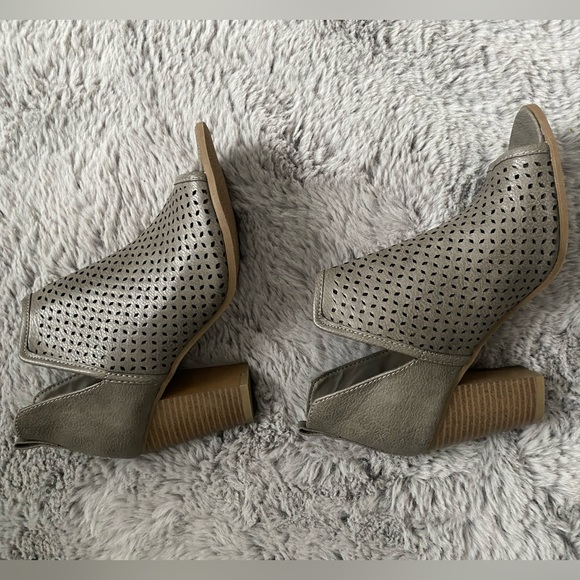 Open Toed Booties - Picture 2 of 4